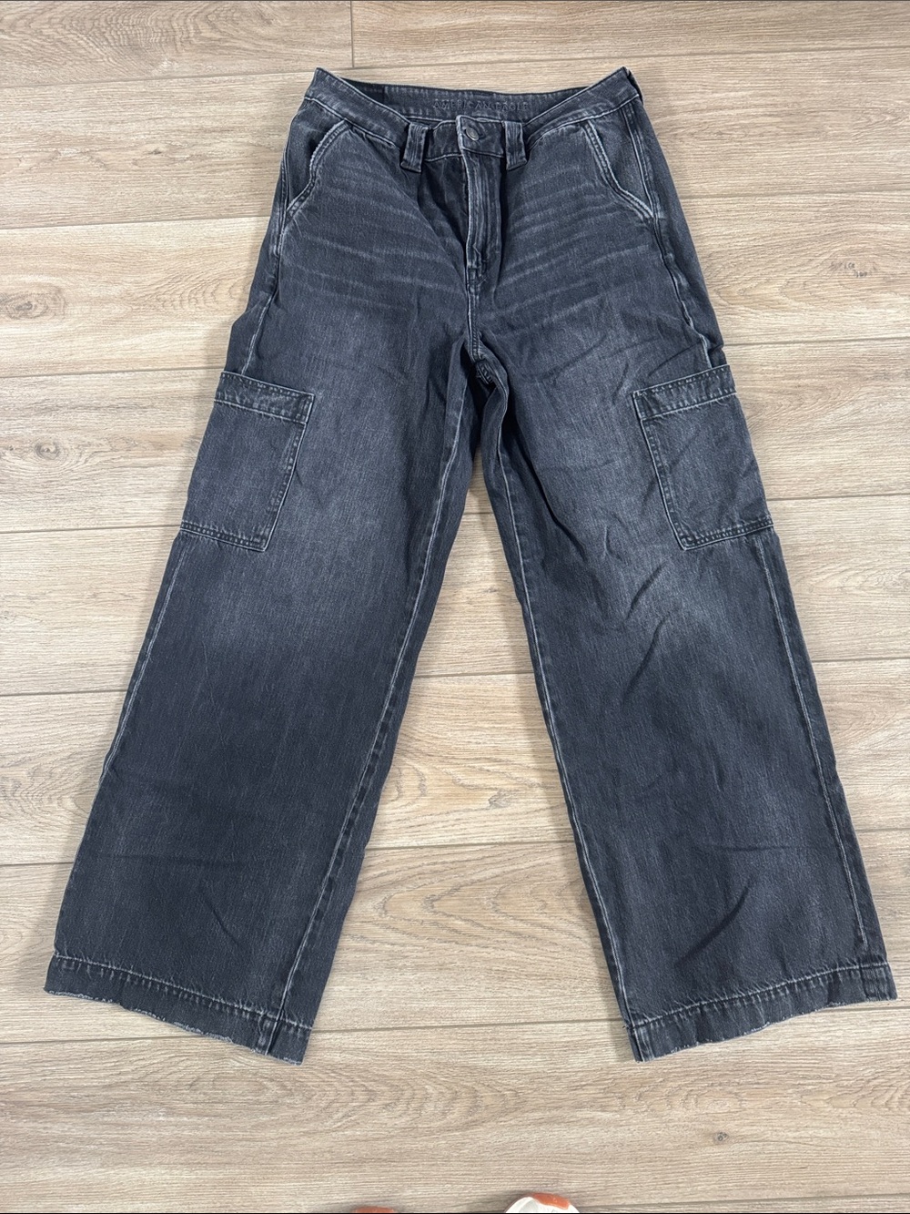 American Eagle Outfitters Women's Relaxed Wide-Leg Cargo Jeans in Faded Black